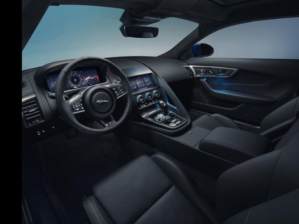 Jaguar F-Type 2020, interior.