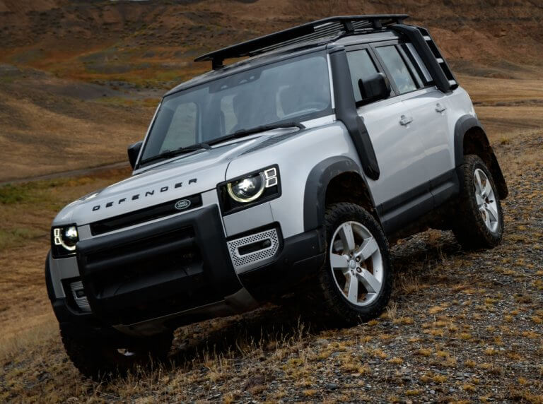 Land Rover Defender 2020, la roca se moderniza