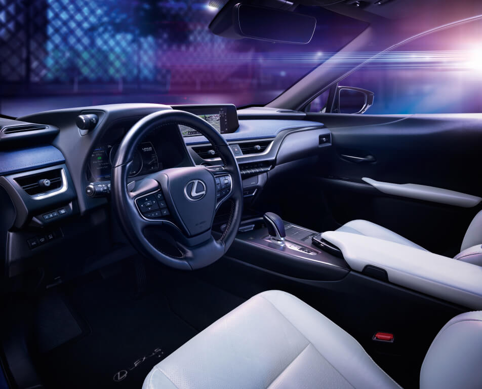 Lexus UX 300e: interior.