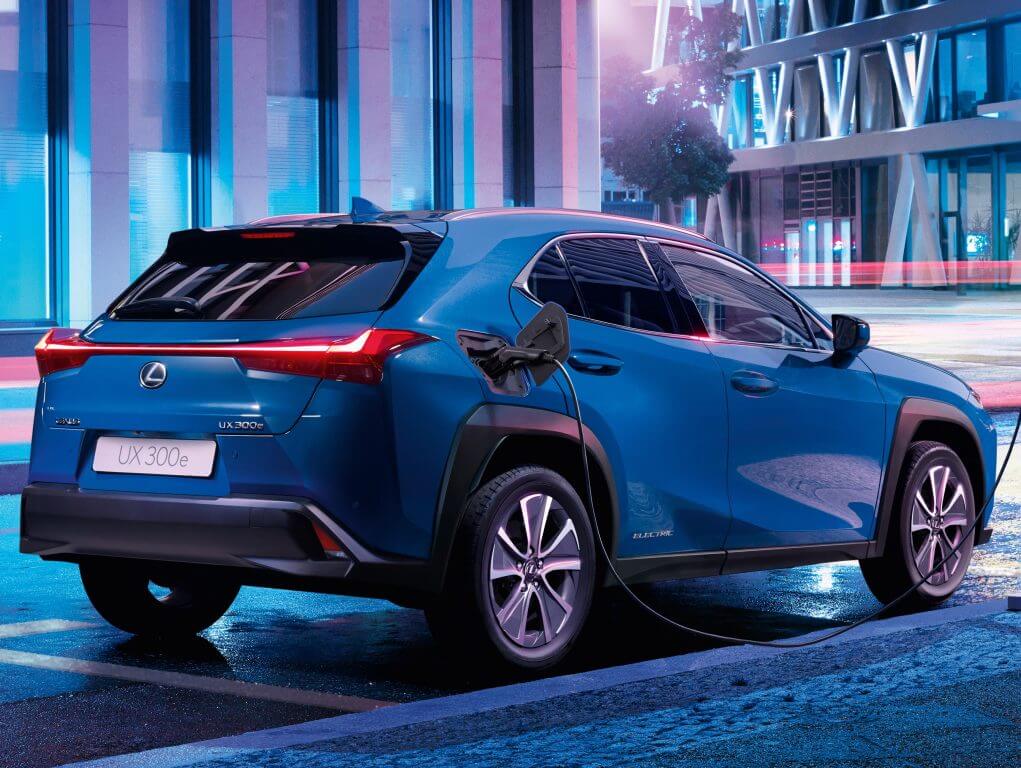 Lexus UX 300e: trasera.