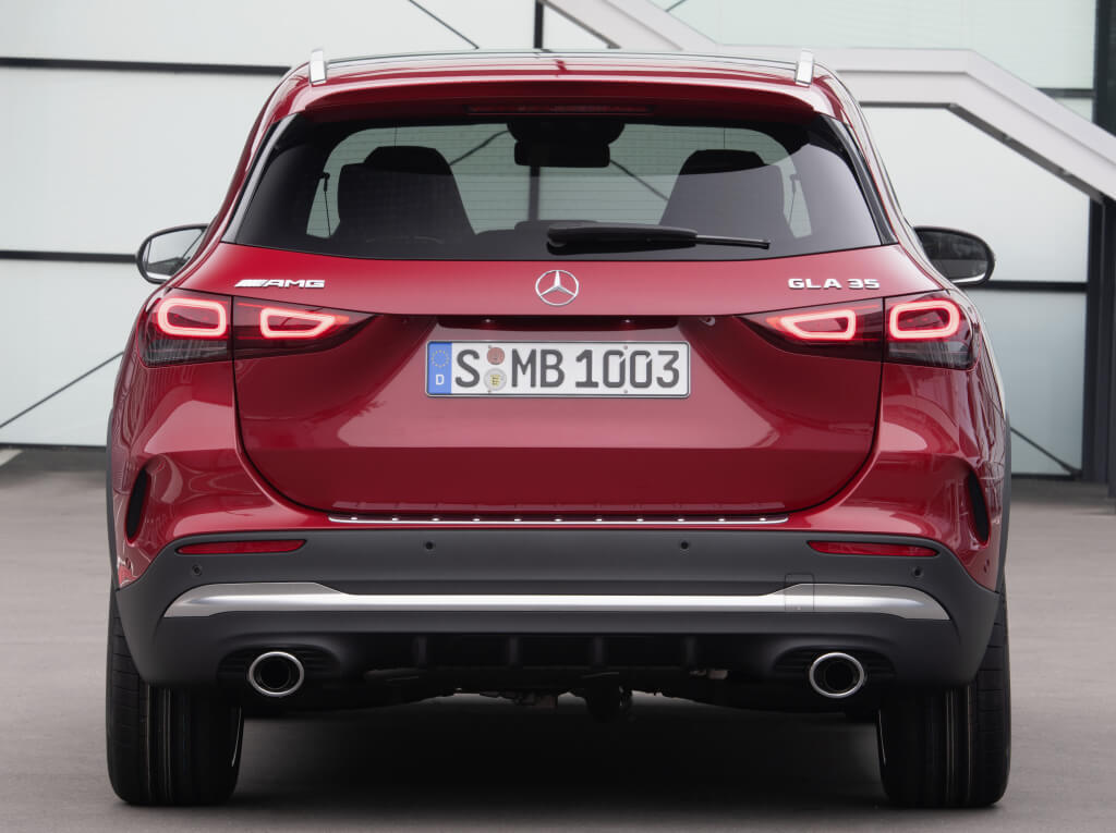 Mercedes GLA 2020, trasera.