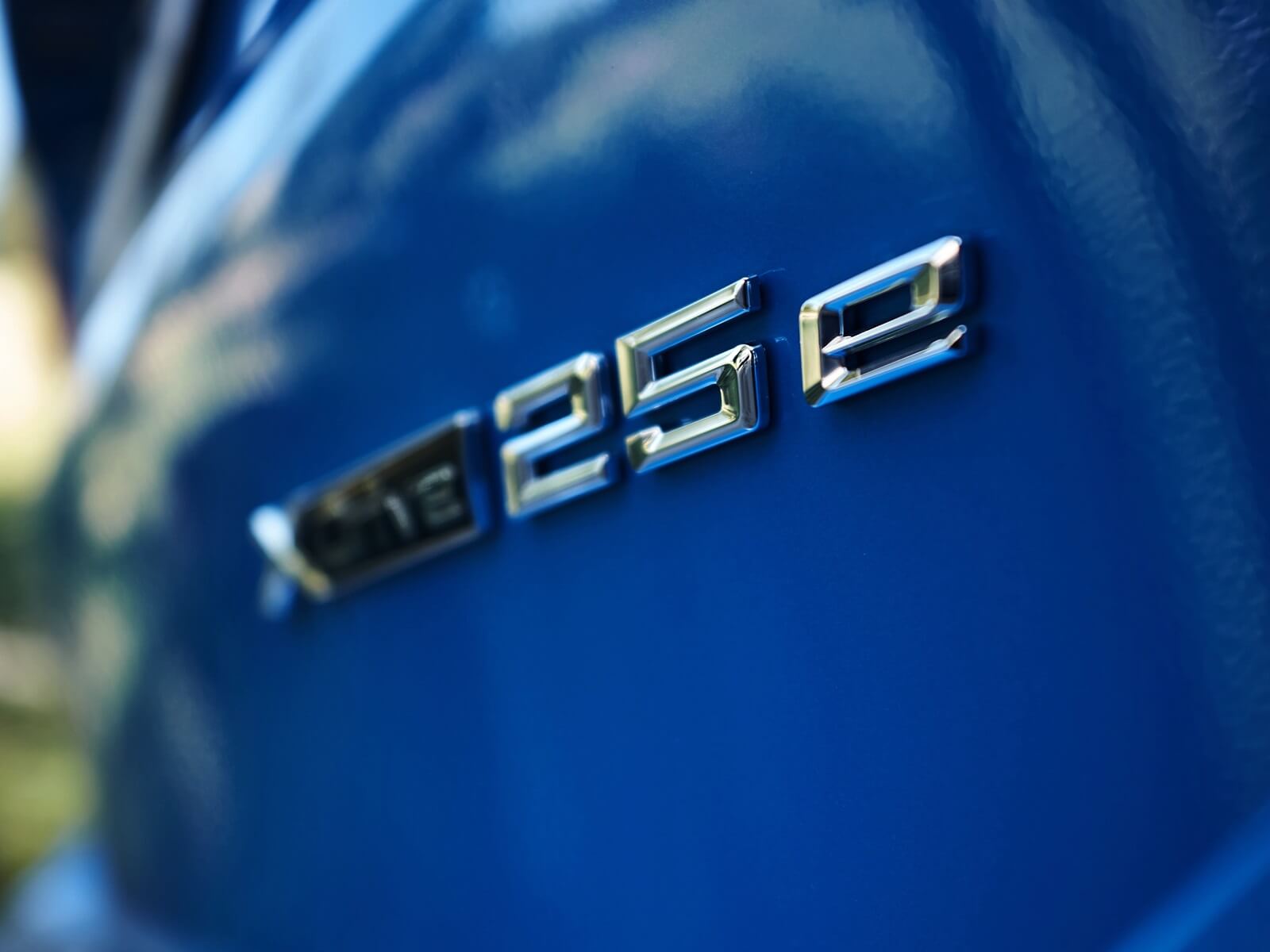 Nomenclatura del BMW X2 xDrive25e.