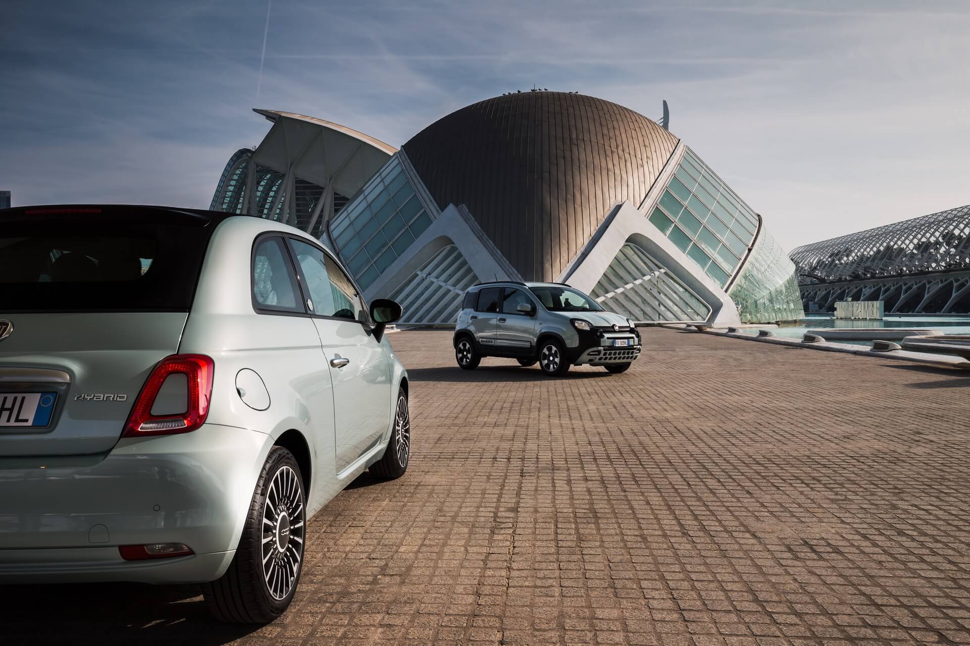 Fiat 500C Hybrid y Panda Cross Hybrid en Valencia.