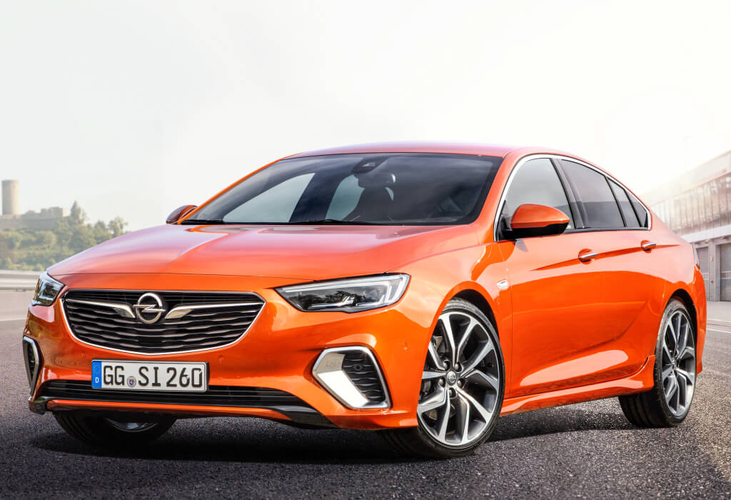 Opel Insignia GSi 2020, frontal.
