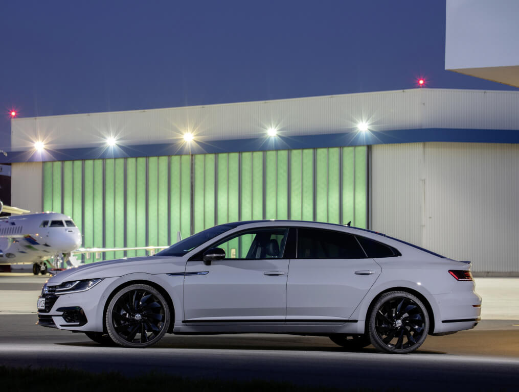 Lateral del Volkswagen Arteon R-Line Edition.
