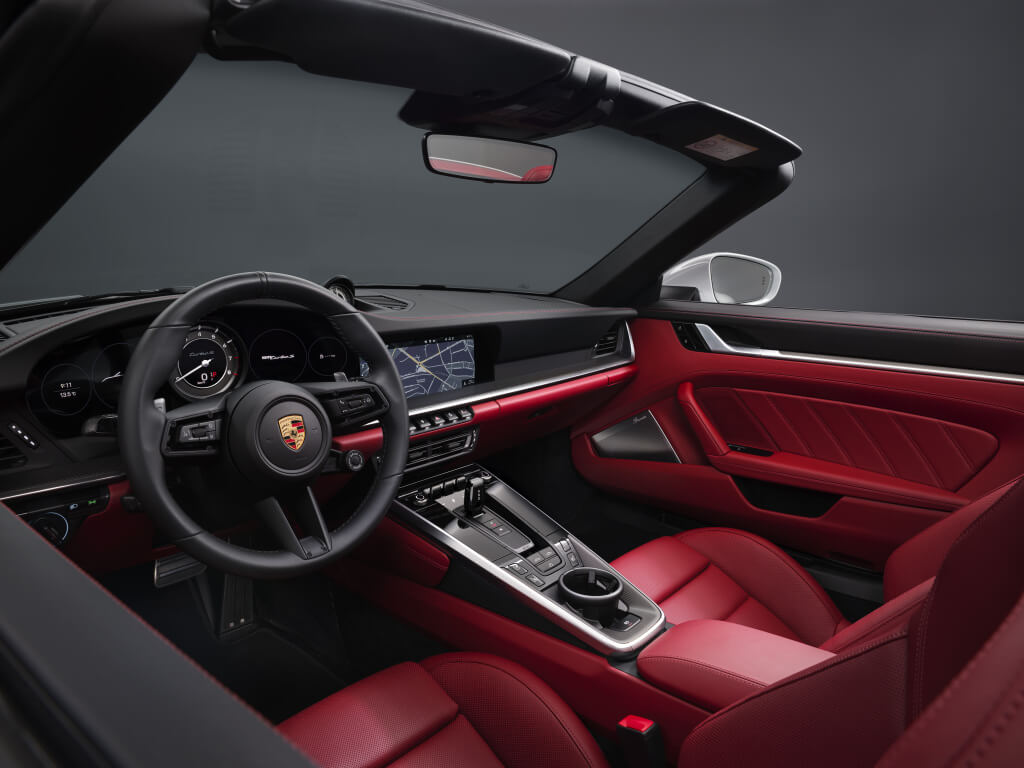 Porsche 911 Turbo S (992), interior.