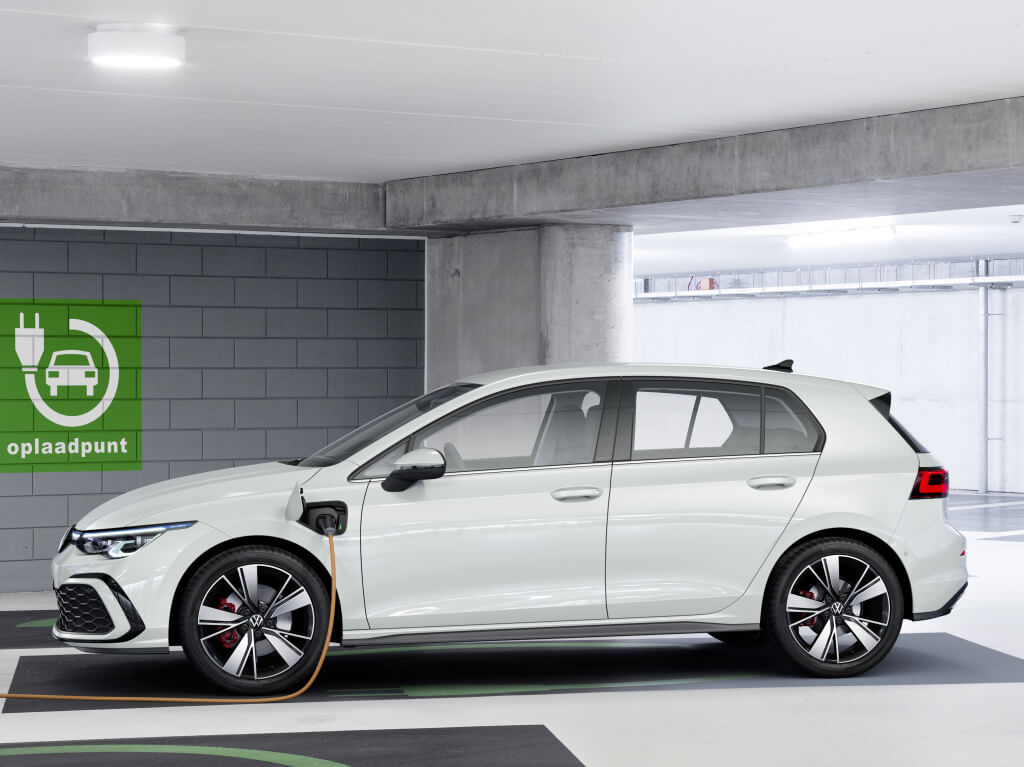Volksagen Golf GTE 2020: lateral.