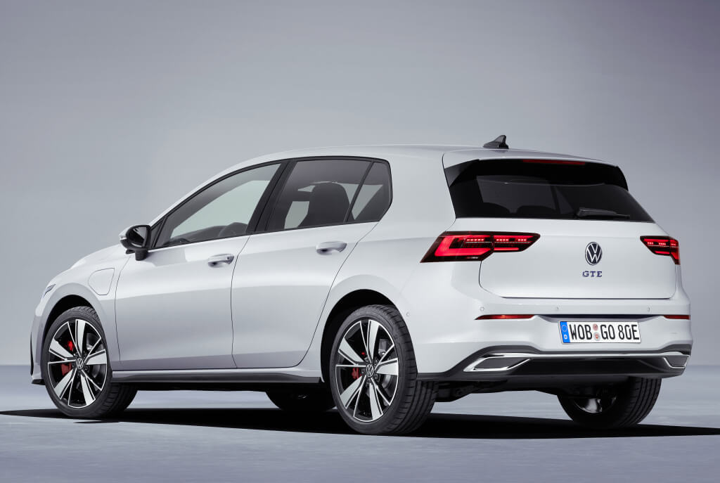 Volkswagen Golf GTE 2020: trasera.
