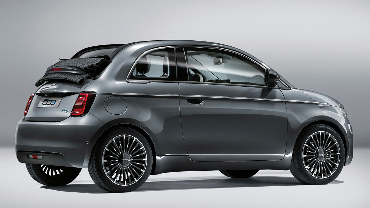 Trasera del Fiat 500e.