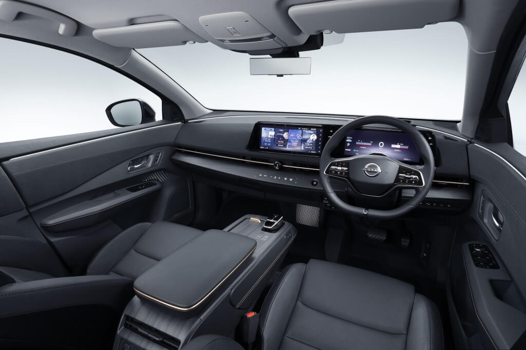 Nissan Ariya: interior.