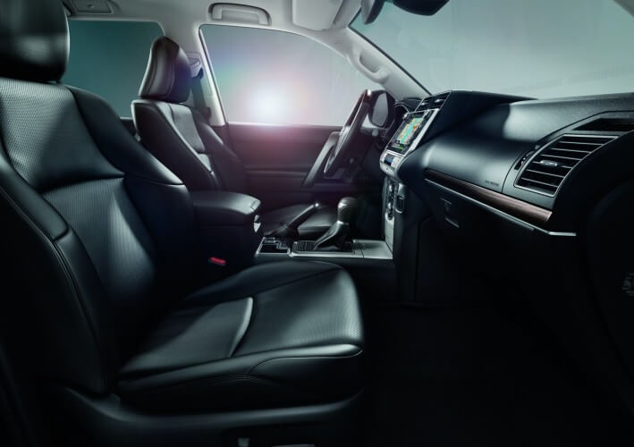 Toyota Land Cruiser 2021: interior.