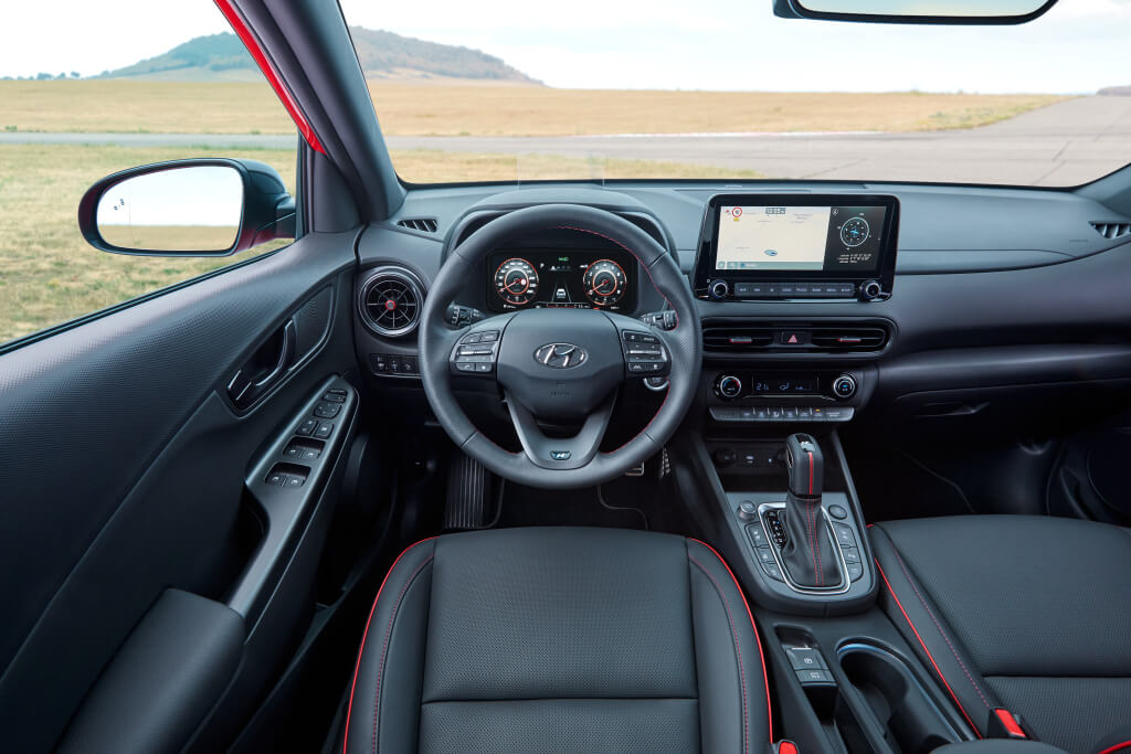 Hyundai Kona N-Line 2021: interior.