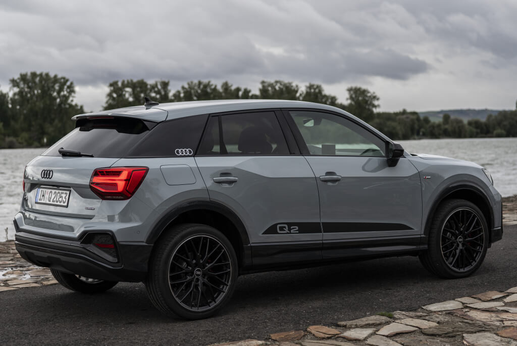 Audi Q2 2021, trasera.