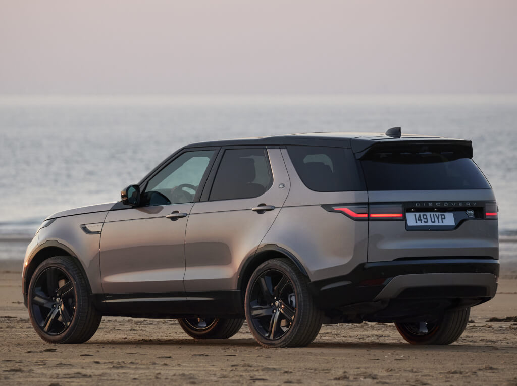 Land Rover Discovery 2021, trasera.