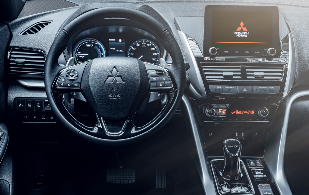 Mitsubishi Eclipse Cross PHEV 2021: interior.