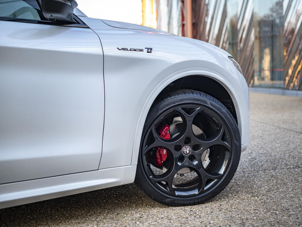 Alfa Romeo Stelvio Veloce Ti: detalle.