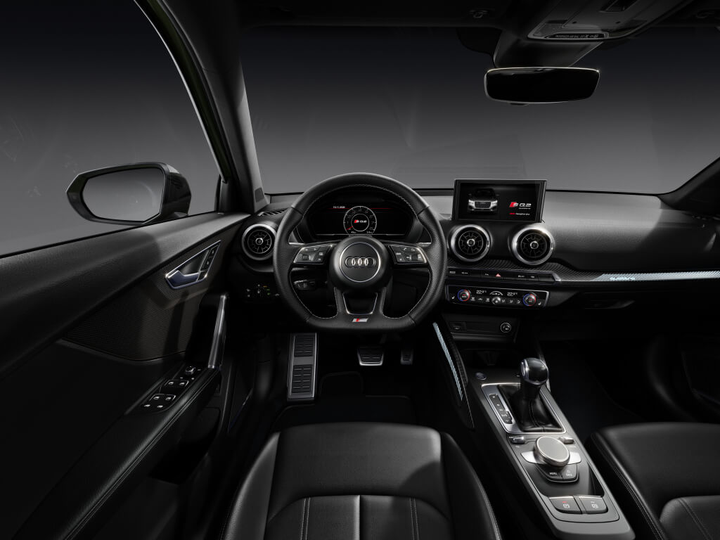 Audi SQ2 2021, interior.