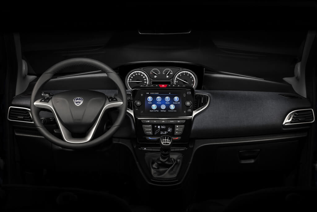Lancia Ypsilon 2021: interior.