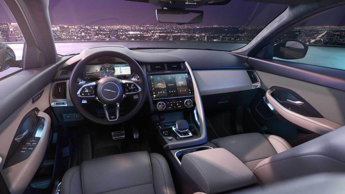 Jaguar E-Pace 2021, interior.
