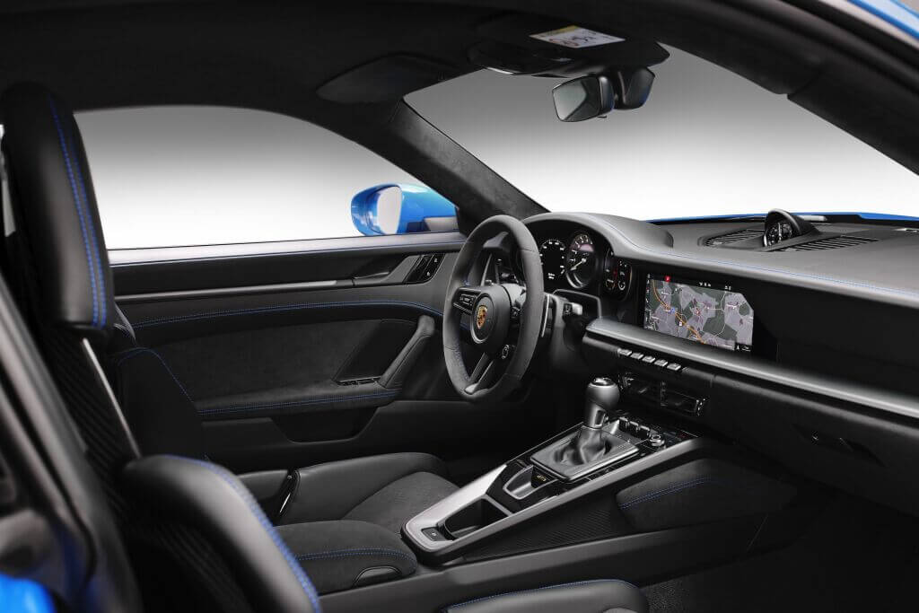 Porsche 911 GT3 2021: interior.