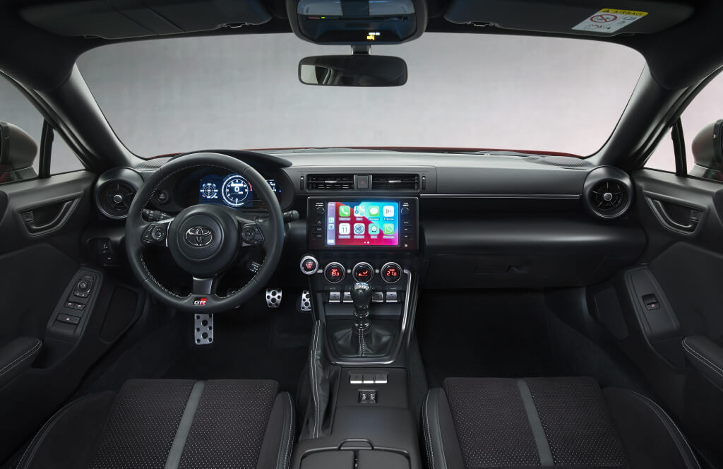 Toyota GR86: interior.