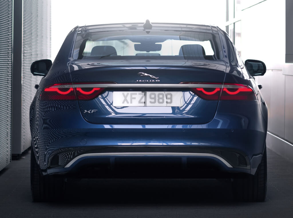 Jaguar XF 2021, parte trasera.