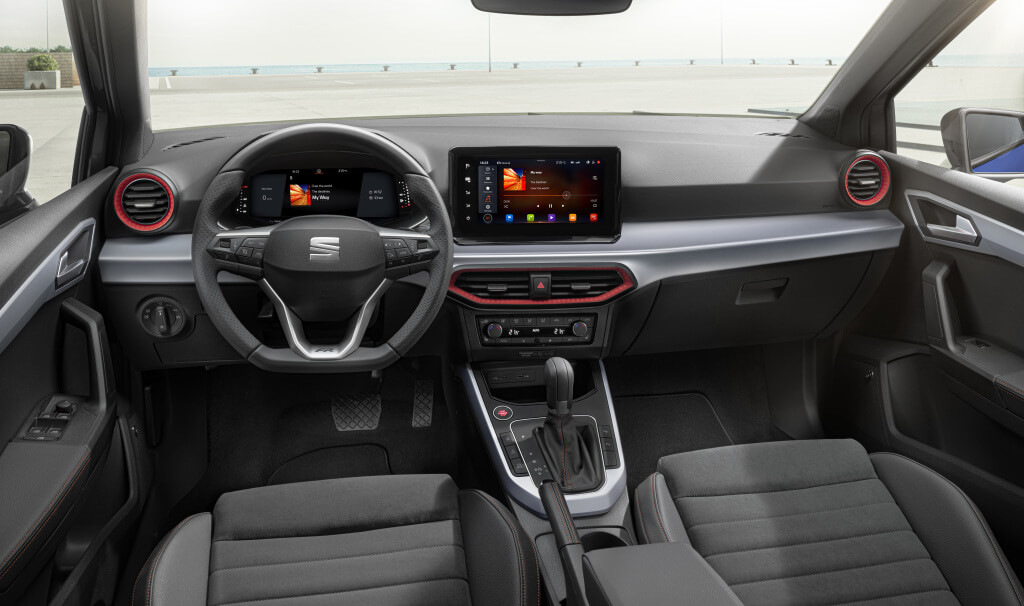 Seat Arona FR: interior.