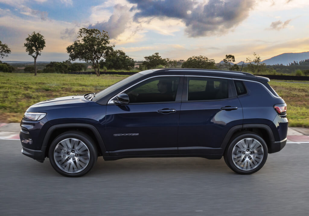 Jeep Compass 2021, vista lateral.