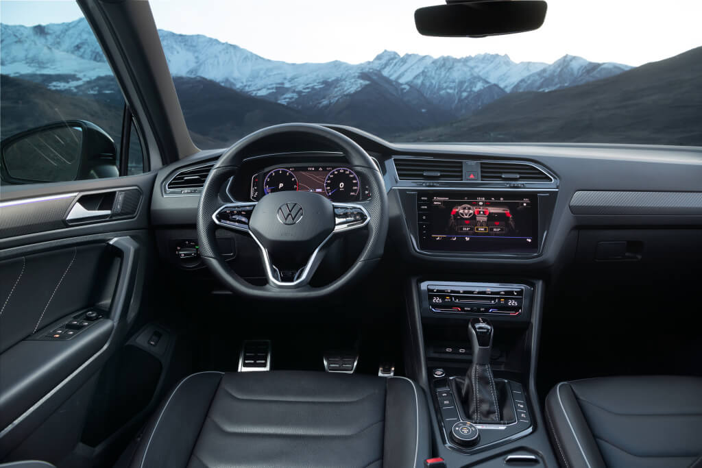 Salpicadero del Volkswagen Tiguan Allspace 2021.