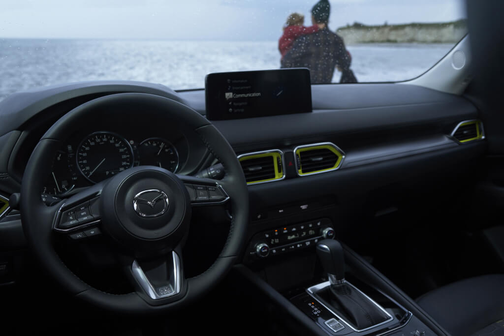Mazda CX-5 2022: vista interior.