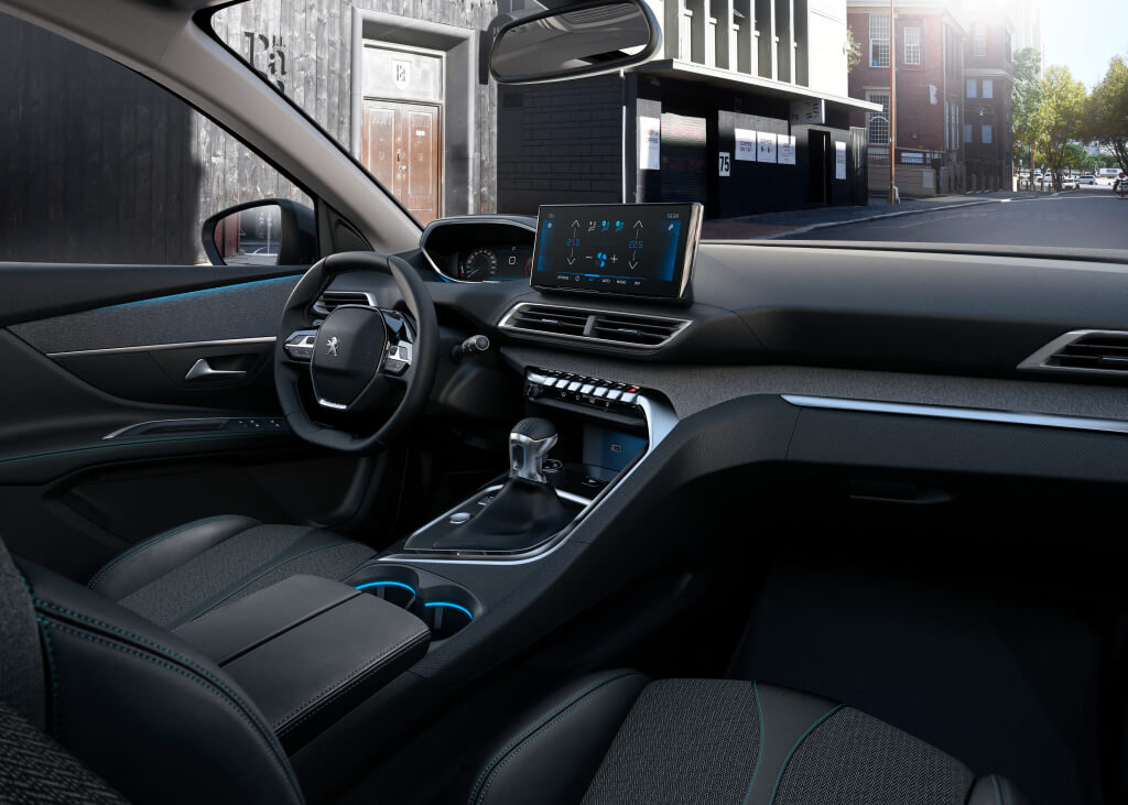 Peugeot 5008 2021, diseño del salpicadero.