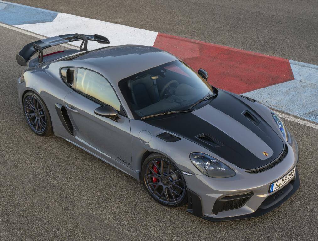 Porsche 718 Cayman GT4 RS: superior.
