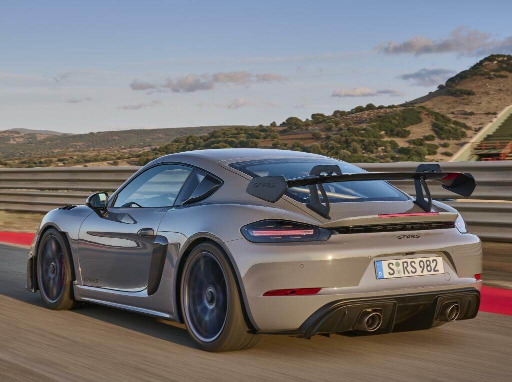 Porsche 718 Cayman GT4 RS: trasera.