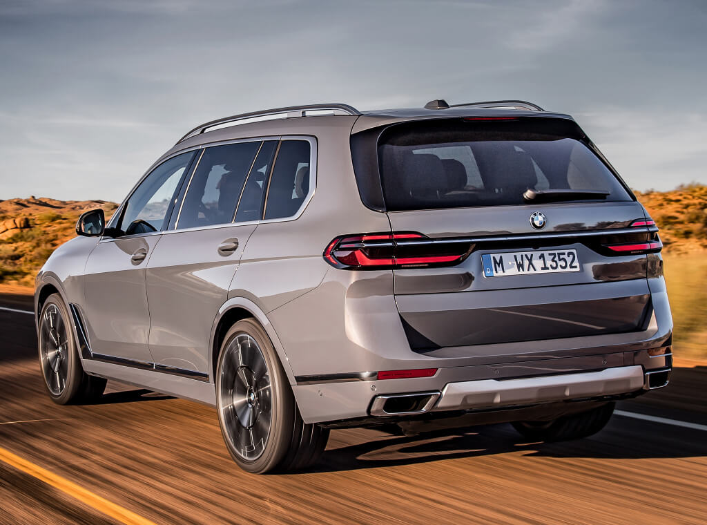 BMW X7 2022: zaga.
