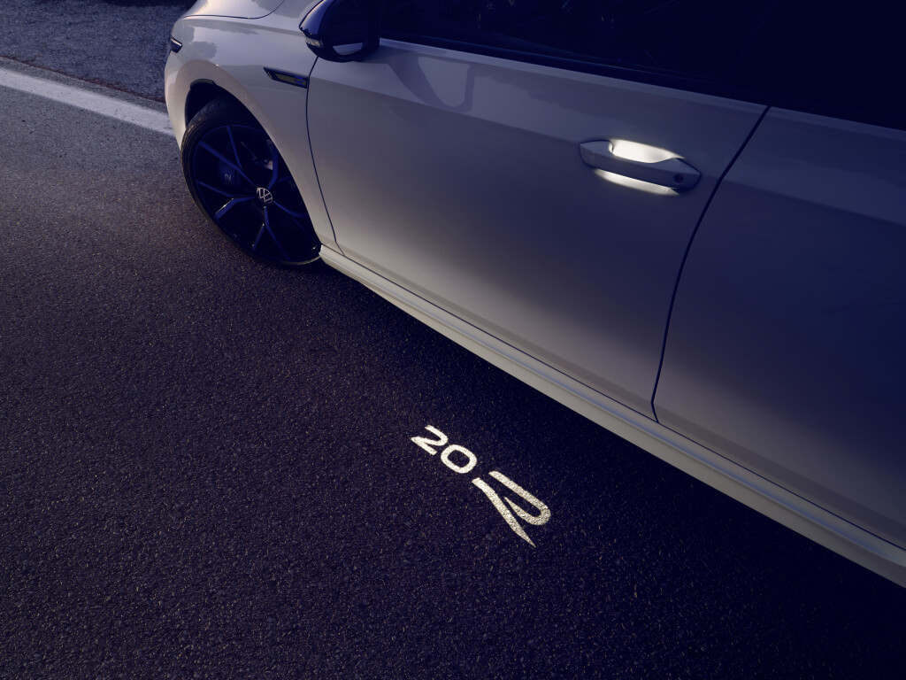 Volkswagen Golf R 20 Aniversario: detalle luz.