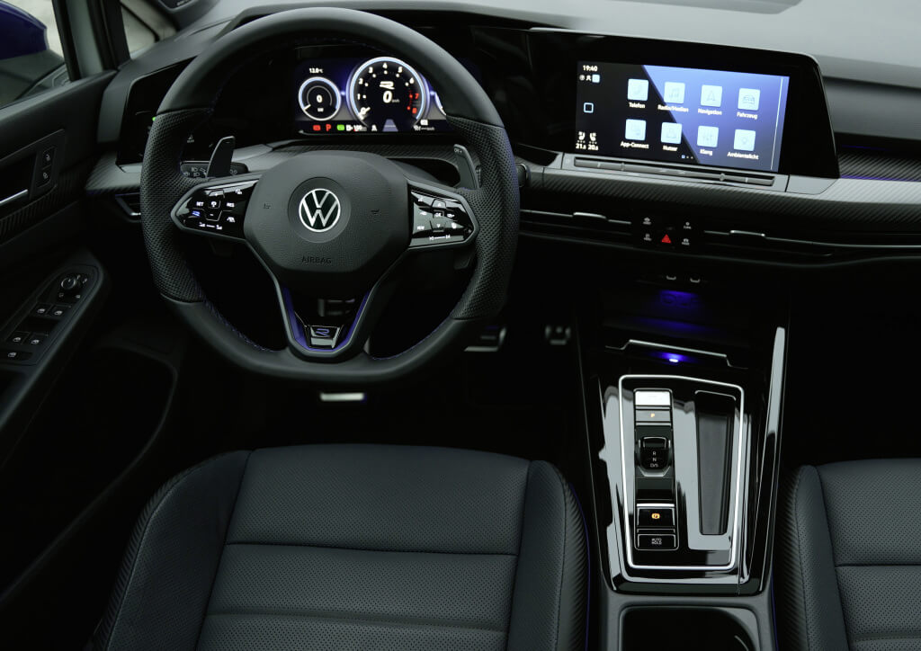 Volkswagen Golf R 20 Aniversario: interior.
