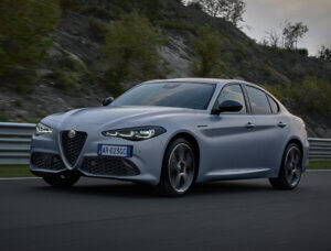 Los Alfa Romeo Giulia y Stelvio estrenan nueva mirada de cara a 2023