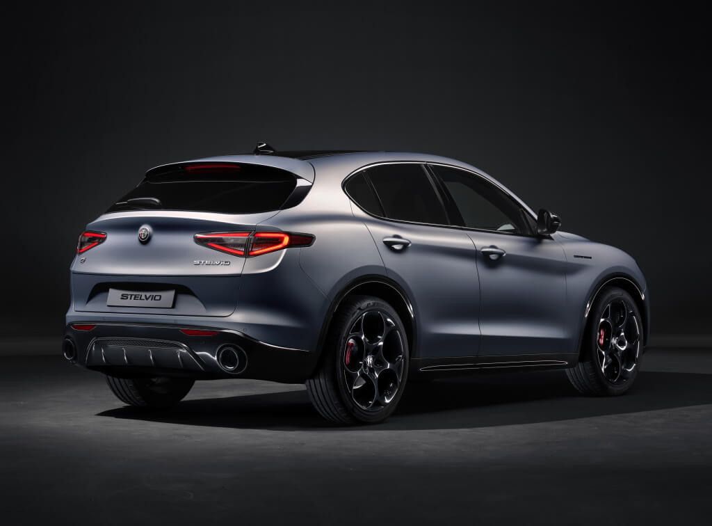 Alfa Romeo Stelvio 2023: trasera.