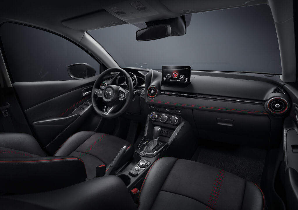Mazda 2: interior.