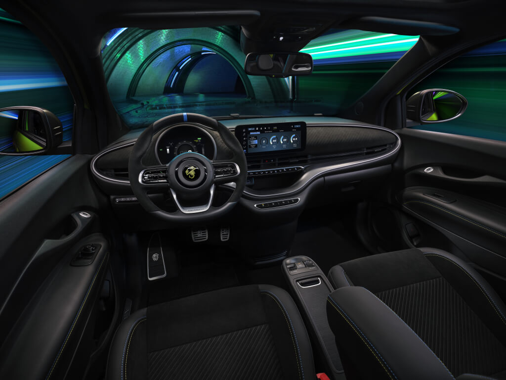 Abarth 500e: interior.