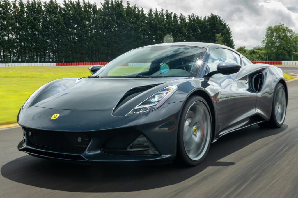 Lotus Emira: frontal.