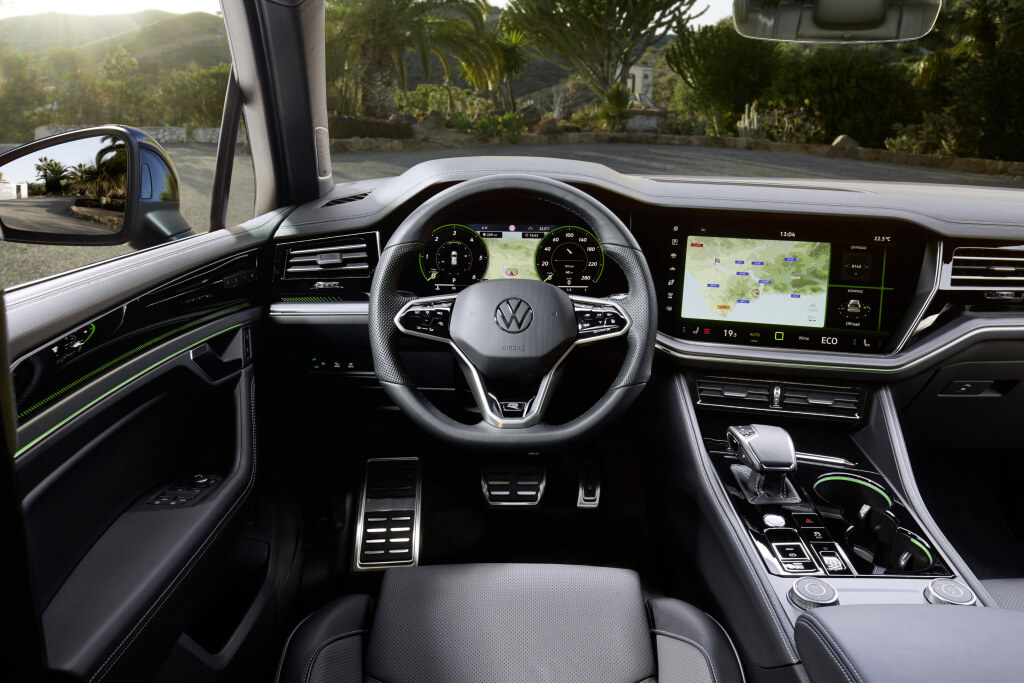 Volkswagen Touareg 2024: vista interior.