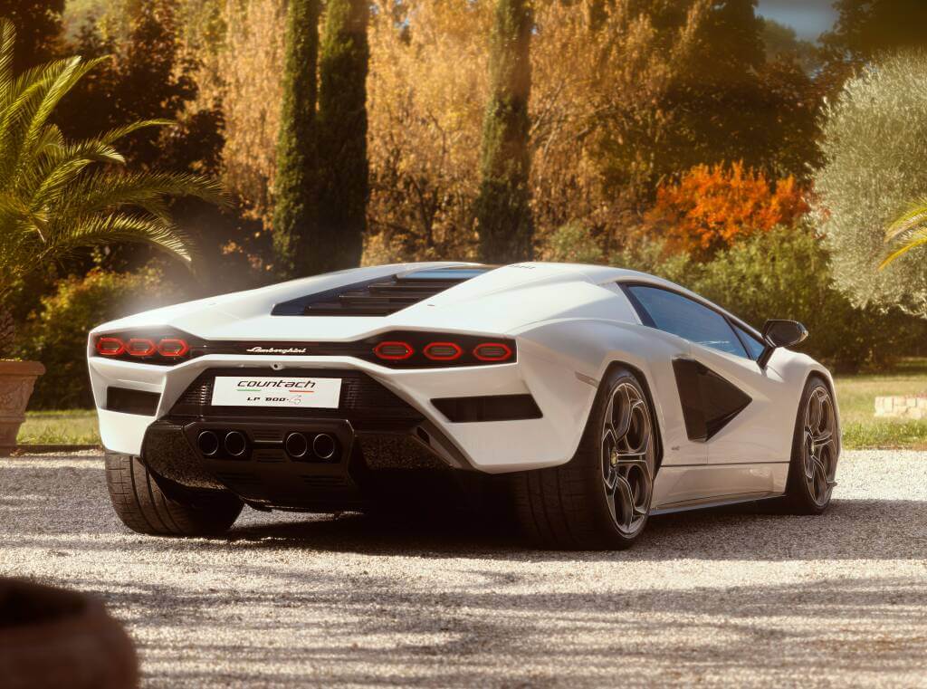 Lamborghini Countach LPI800-4: trasera.