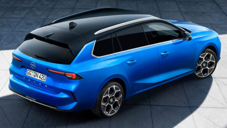 opel astra sports tourer trasera