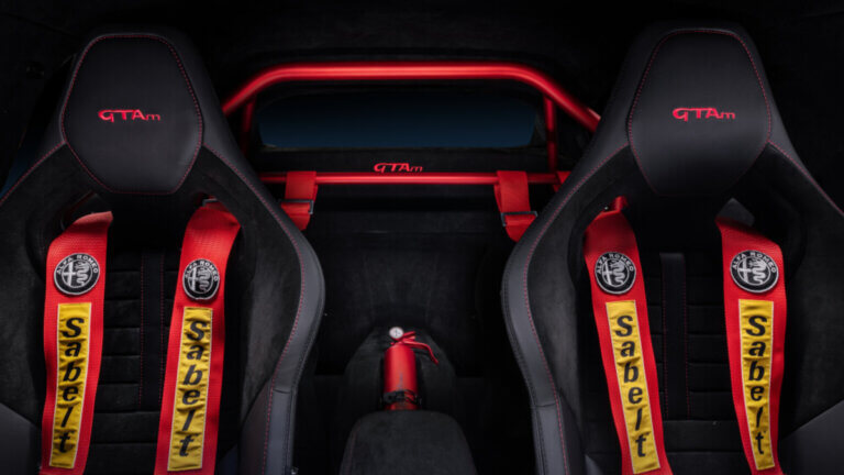 alfa romeo giulia gtam interior