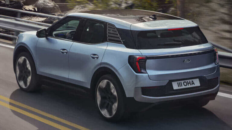 ford explorer ev trasera