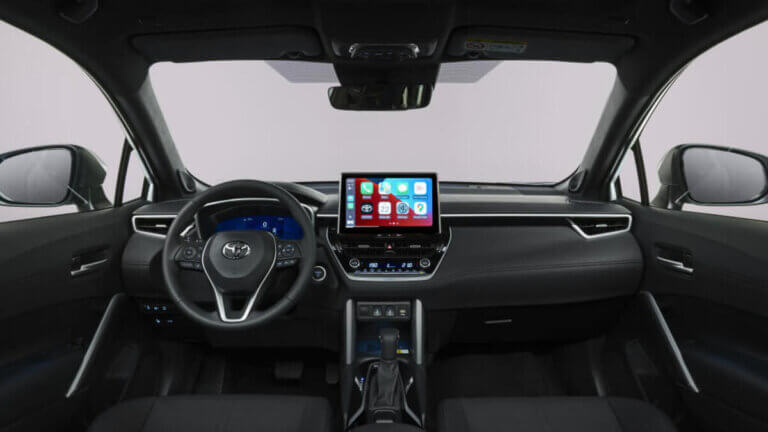 toyota-corolla-cross-interior
