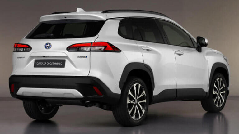 toyota-corolla-cross-trasera