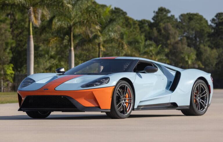 vista frontal ford gt heritage edition 2020