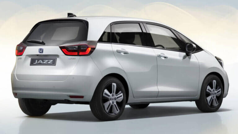 vista trasera del honda jazz 2020